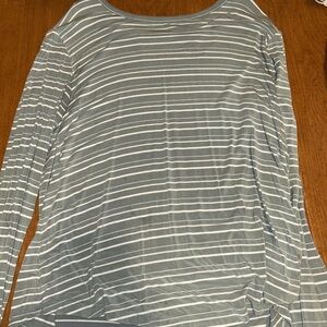 American Eagle Outfitters Gray Long Sleeve Tee Relaxed Fit